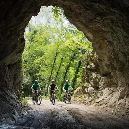 Tuscany Hills Penthouse Apartmán *